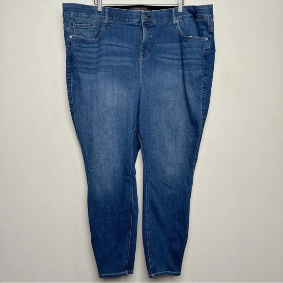 Torrid Womens  26R Bombshell Skinny Premium Stretch High-Rise Jean - Picture 2 of 13